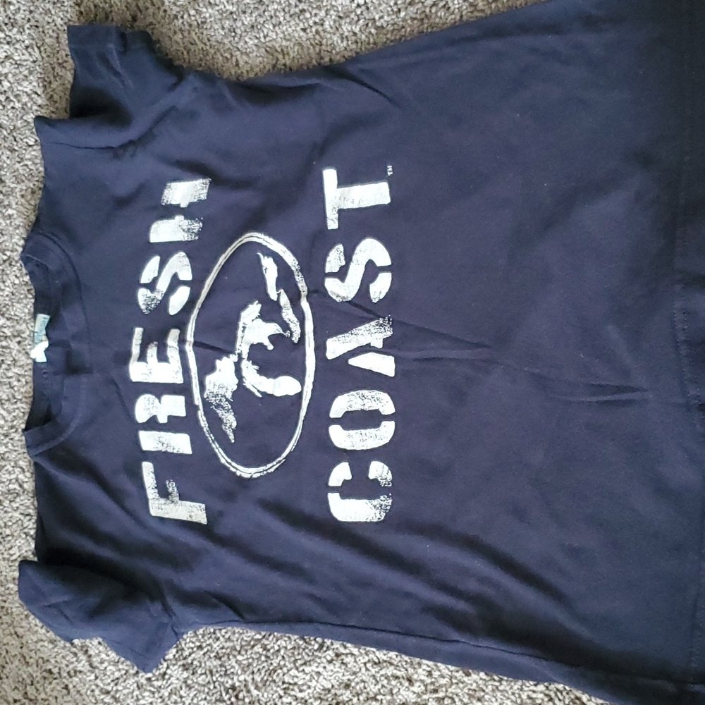 Navy graphic tee